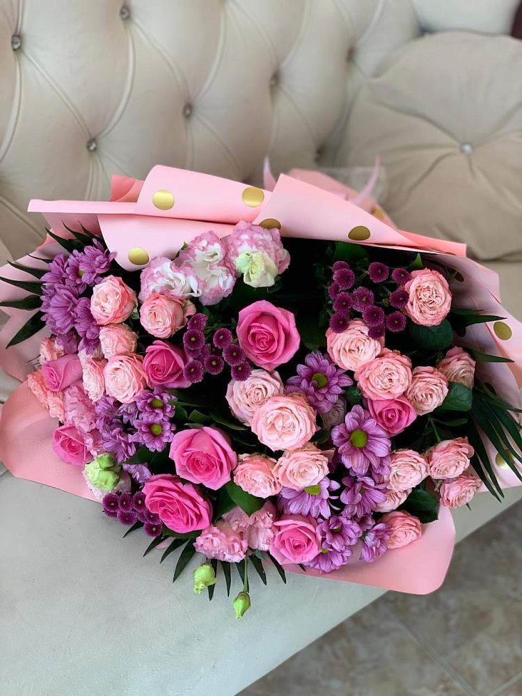 Букет цветов из: Хризантемы, Розы и Лизиантусы в Новой Пролетарке