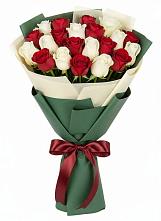 Букет Микс из красных и белых роз в Новой Пролетарке