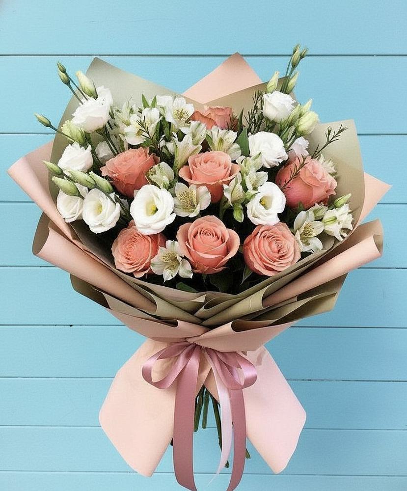 Букет цветов из: Розы, Альстромерии и Лизиантусы в Новой Пролетарке