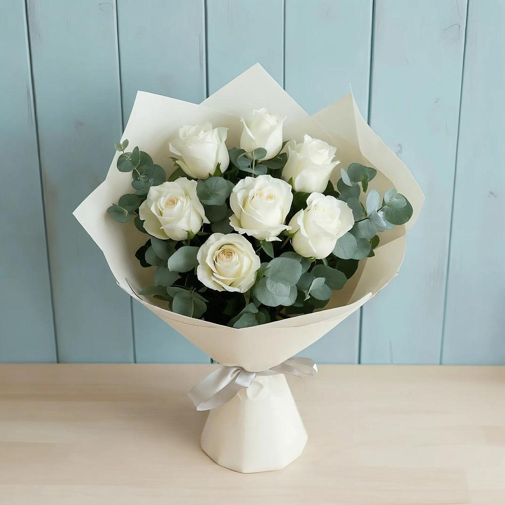 Букет Белые розы в Эвкалипте в Новой Пролетарке