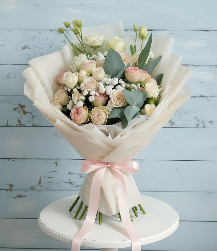 Букет цветов из: Розы и Лизиантусы в Новой Пролетарке