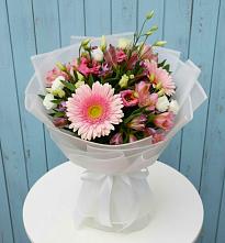 Букет цветов из:  Герберы, Альстромерии и Лизиантусы в Новой Пролетарке