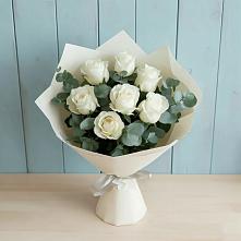 Букет Белые розы в Эвкалипте в Новой Пролетарке