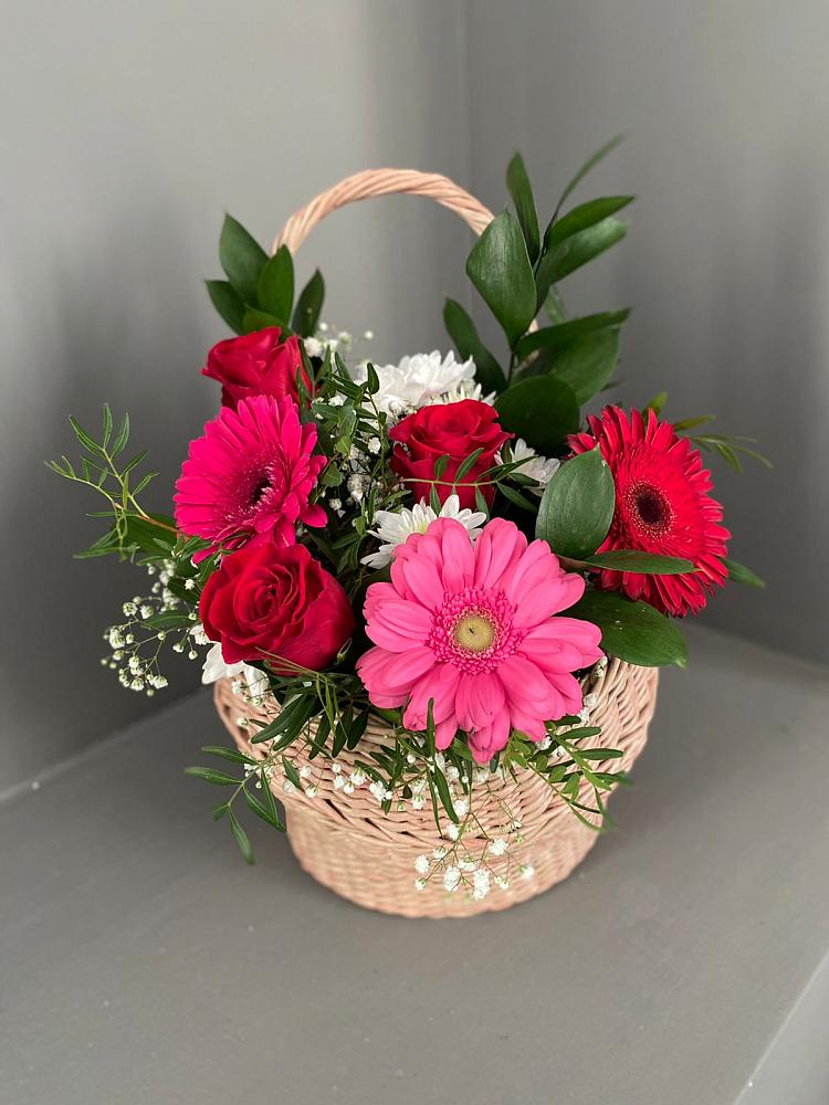 Цветочная композиция из Розы, Хризантемы и Герберы в корзине в Новой Пролетарке