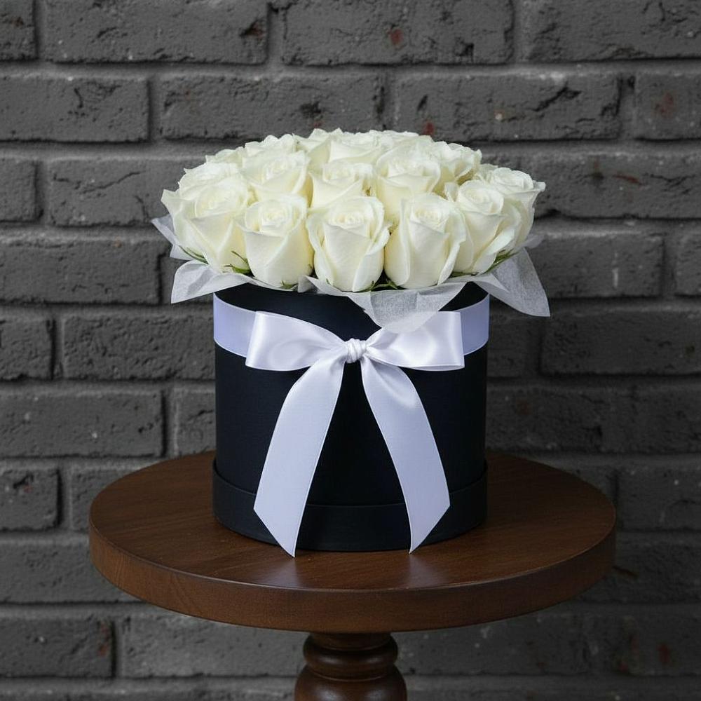 Цветочная композиция из Розы в шляпной коробке в Новой Пролетарке