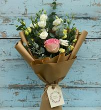 Букет цветов из:  Розы и Лизиантусы в Новой Пролетарке